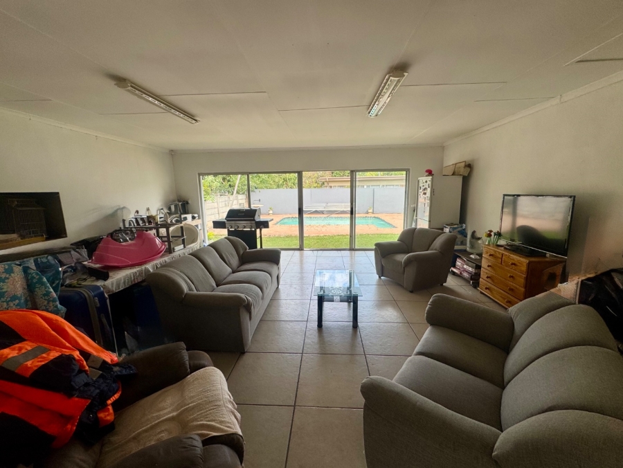 4 Bedroom Property for Sale in Flamwood North West